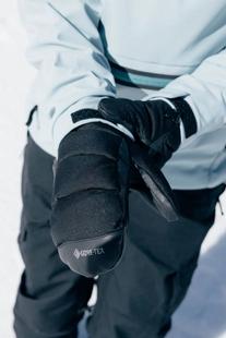 686 Women's Gore-Tex Buffer Insulated Mitt Alternate View